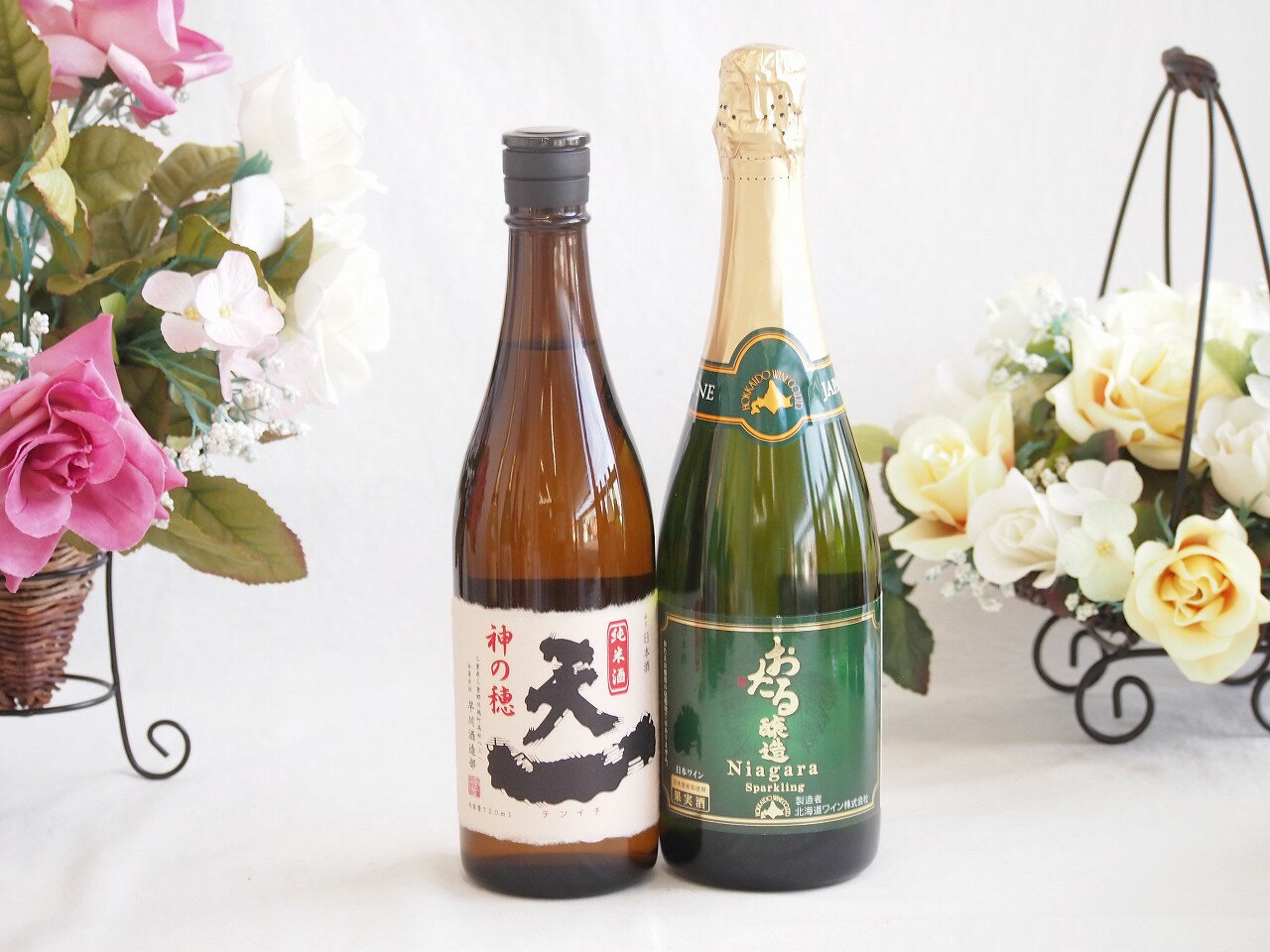 三重県産の酒造好適米「神の穂」と三重県産の酵母を使用しており、しっかりとしたコクと深い味わいが特徴です。 純米酒は、米麹のみを使用して造られるため、そのままの米の風味が引き立ちます。天一の純米酒は、その特徴を活かして、さまざまな料理や季節に合わせて楽しむことができます。至福の地酒純米酒と国産ワインセット(おたる醸造 ナイアガラス白パークリングワインやや甘口(北海道)720ml早川酒造場 純米酒 (三重県)720ml