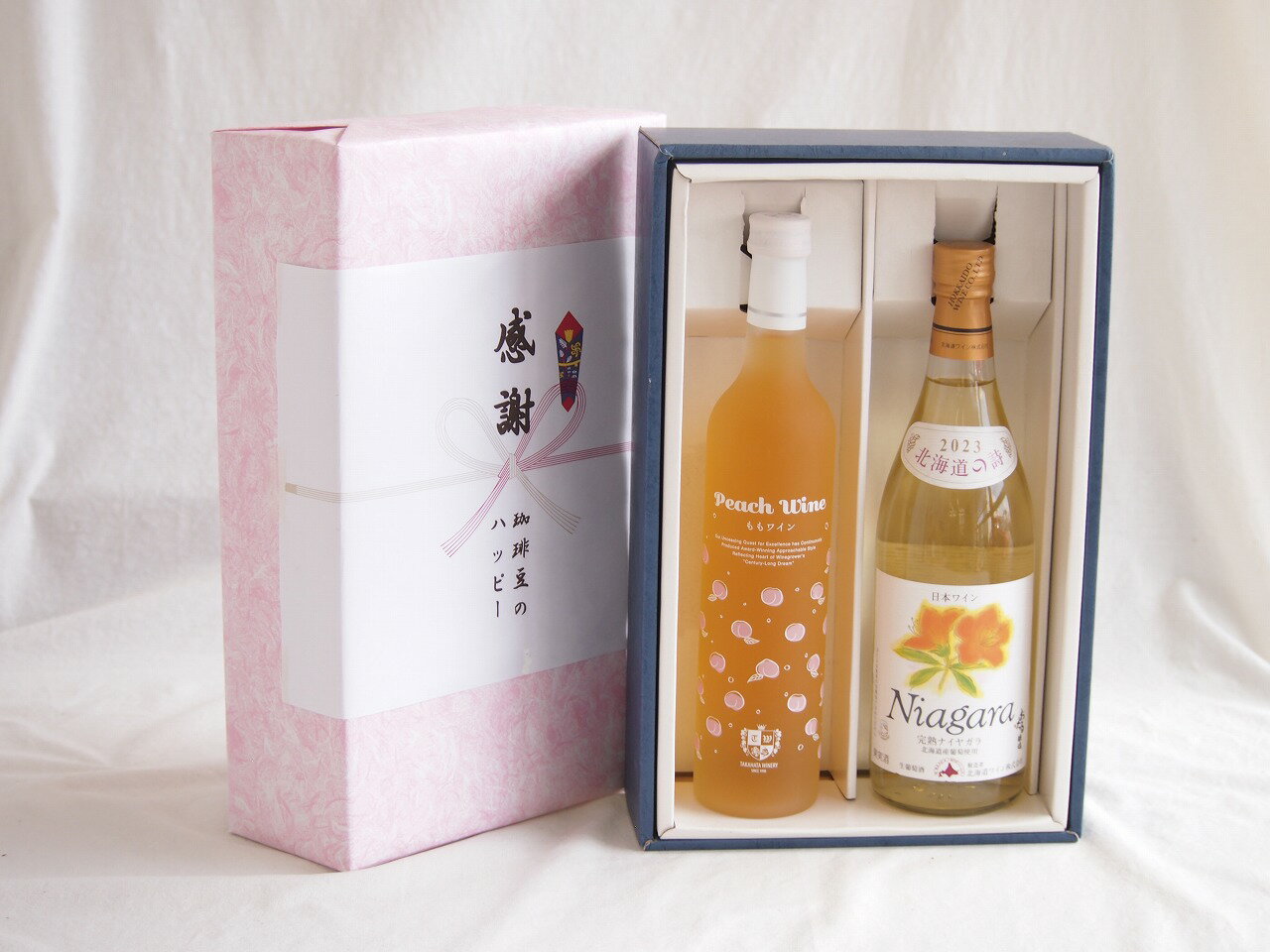感謝の贈り物ボックス 白桃甘口フルーツワインと国産ワインセット(北海道の詩 完熟ナイヤガラ白ワイン 甘口(北海道)720ml高畠もも甘口ワイン(山形県)500ml