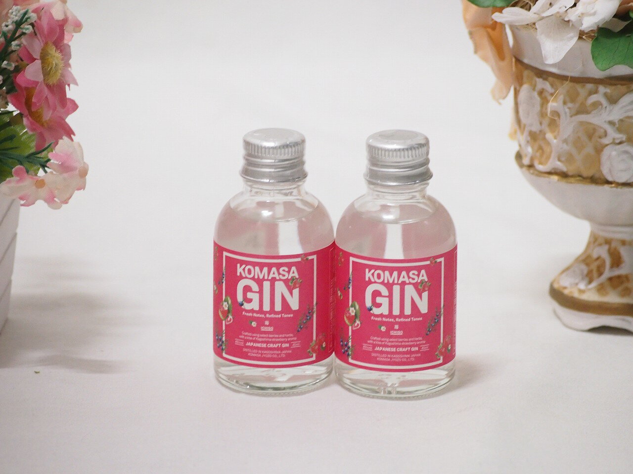 鹿児島県産イチゴ2本セット(ミニチュアジンKOMASA-GIN 苺 45%vol) 45ml×2本