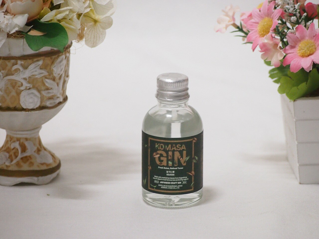 鹿児島県産の茶葉ミニチュアジンKOMASA-GIN ほうじ茶 45%vol 45ml×1本