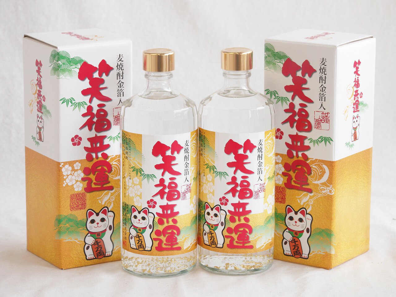 笑福来運（しょうふくらいうん）は、大分県の老松酒造が製造する麦焼酎です。アルコール度数は25度で、720mlのボトルに金箔が入っているのが特徴です。この焼酎は、すっきりとした上品な味わいとフルーティーな香りが楽しめます。2本セット(麦焼酎金...