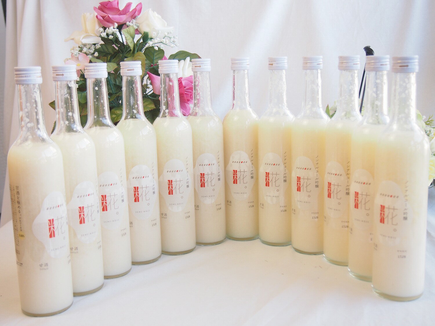 ■一糀。ノンアルコール吟醸甘酒　500g「甘酒」は夏の季語で、江戸時代には夏バテを防ぐために飲まれていました。甘酒の甘み主成分はブドウ糖。他にもビタミン類や必須アミノ酸が含まれ、『飲む点滴』とも呼ばれています。吟醸麹を全量使用した本品は、、日本酒造りの極みである吟醸酒造りの技を甘酒造りに生かした高品質の甘酒です。軽やかな味わいが特長です。アルコール分／0．00％原材料名／米こうじ（愛知県産米）、ビタミンC精米歩合／60％原料米の品種名／愛知県産夢吟香100％■保管方法・おいしい飲み方冷暗所に保管してください。開栓後は冷蔵庫に保管し、お早めにお飲みください。冷やしてお飲みください。温めても美味しくお飲みいただけます。よく振ってからお飲みください。酒米「夢吟香（ゆめぎんが）」を使用（愛知県のオリジナル酒造好適米品種）