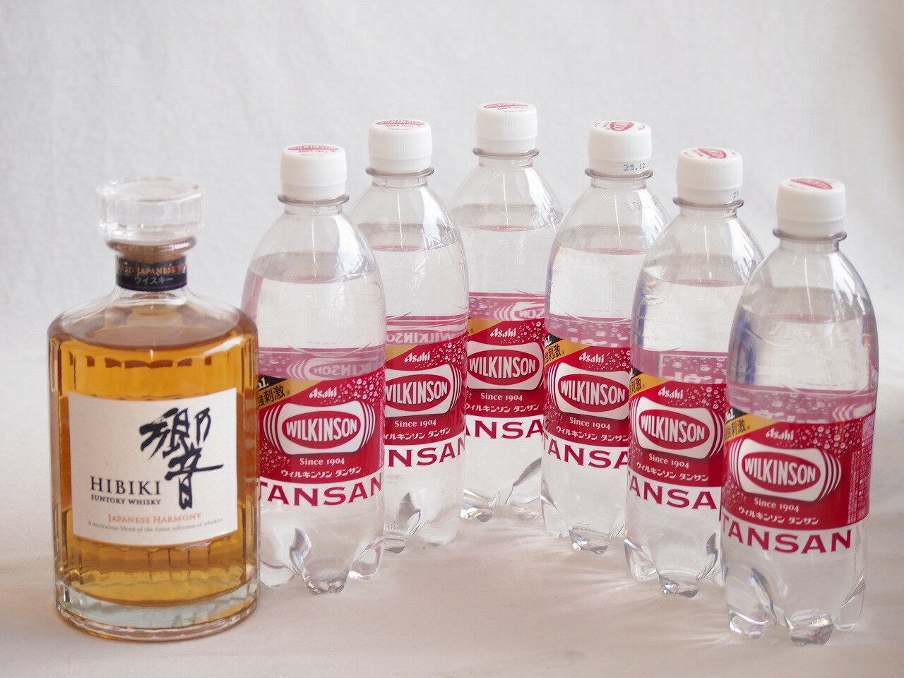 家飲みを、バーカウンターへ ハイボールウイスキー7本セット(ウィルキンソン炭酸 響 ジャパニーズハーモニー43度) 500ml×6本 700ml×1本