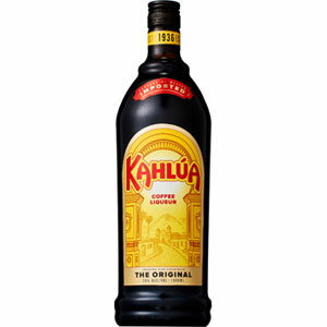 【KAHLUA】…1000mlカルーアの原料は良質なアラビカ種のコーヒー豆。コーヒー豆は香り高くローストされ、スピリッツに浸け込まれます。最高の原料と最新の技術。それが、世界各国で広く愛され続けているカルーアの秘密です。 ●よりどり12本で送料無料●の表記に関するご注意・一配送先につき、同表記のある商品よりどり12本単位で送料無料(北海道・沖縄・離島は別途メールにて追加送料をご案内)となります。・11本までは送料1個口分必要。・6本単位で送料無料となるため、一配送先に13本ご注文いただいた場合は梱包が2個口となり、1個口分は送料が必要となります。・同表記のない他商品を同時にご注文された場合は、その分に関しては通常通りの送料が必要です。・「送料無料」とは、通常常温便に適応のため、クール便ご希望の場合は通常常温便との差額が必要です。事前にお問合せください。＊当店では、様々な形状や種類の商品を取り扱っており、お客様ごとにご注文数や組み合わせパターンが異なるため、全ての場合において自動で送料を計算するということができません。自動ショッピングカートならびに自動配信メールでは、常に送料1個口分のみの表示となります。送料やギフトボックスなど金額変更がある場合には、当店からの確認メール送信時に金額変更させていただきます。これはお酒です。　