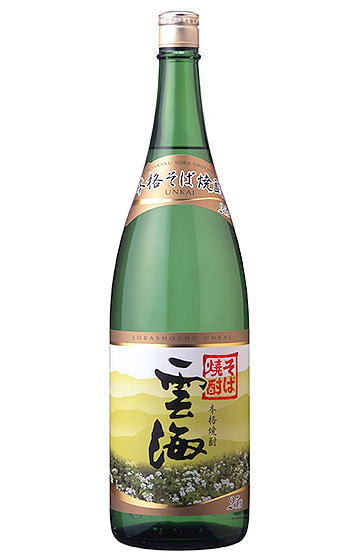 主原料 そば 内容量 1800ml アルコール度数 25度 製造元 雲海酒造株式会社　（宮崎県） ※当店ではお客様により安く商品をお買い求め頂くため、 ご注文頂きました商品とは異なるカートン【箱】で配送する事がございます。雲海酒造株式会社 【そば焼酎】 25度　雲海 1800ml瓶 今にも神々の声が聞こえそうな厳粛な雰囲気の仙境・高千穂の足もとから一面に沸き立つ雲を“雲海”という。 「雲海」はこの壮大な眺めにちなんだ銘柄です。 雲海そば焼酎の製造蔵 厳選されたそばと宮崎最北・五ヶ瀬の豊かな自然が育んだ清冽な水で丁寧に仕込まれた深い味わい 商品ラベルは予告なく変更することがございます。ご了承下さい。　