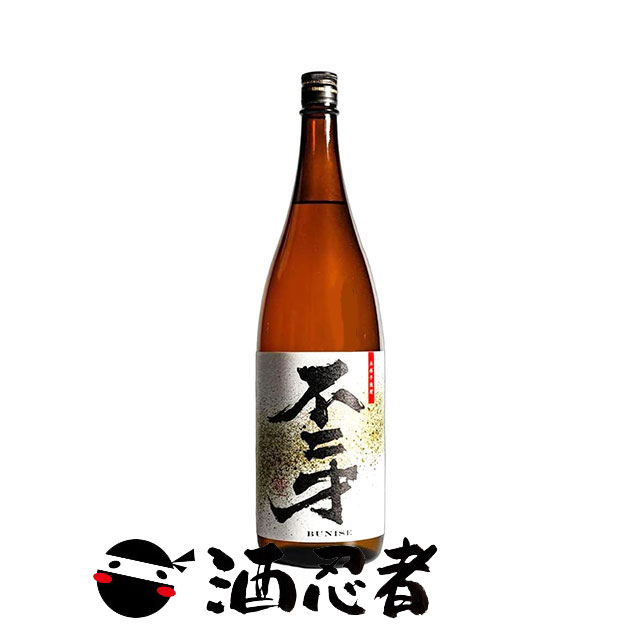 商品説明名称・内容量不二才 (ぶにせ)　芋焼酎　25度　1800ml 【数量限定特価品】 原材料 芋&nbsp; 保存方法 常温&nbsp; 販売者 ライクリカー 和歌山県橋本市隅田町河瀬429 &nbsp;商品説明 製造は全国有数のさつま芋の産地、鹿児島県南九州市の佐多宗二商店。 誰しもが記憶に残っている焼き芋の香りの中に、ほのかに鉱物の香りや穀物を発酵させた香りが隠れています。 口に含むと、煎った黒ゴマ、黒コショウのスパイシーな風味もありますが、なめらかでふくよかな印象を持っていただけると思います。 甘辛い味つけ、少し濃いめの料理ばかりでなく、ナッツやチョコレートとも合わせてみて下さい。 特約店限定販売焼酎。