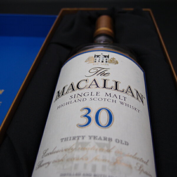 【楽天市場】ザ・マッカラン 30年 シェリーオーク 700ml 43度 【The MACALLAN 30Years】【正規輸入品】【銀行