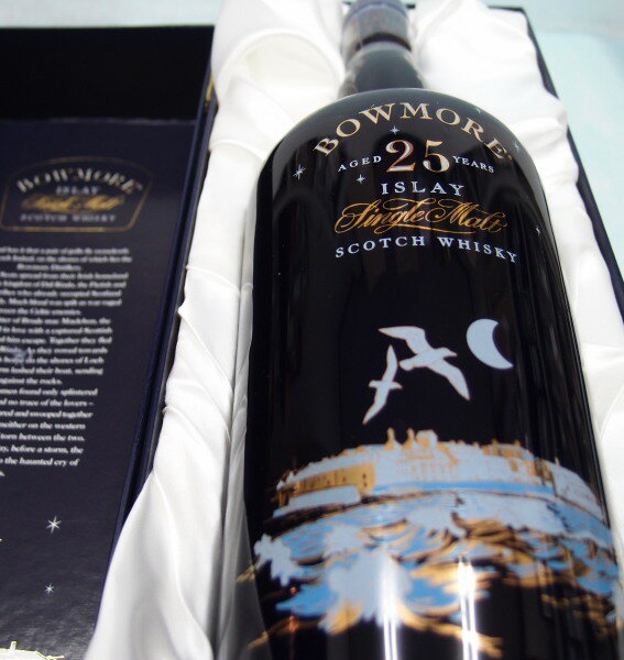 商品名 ボウモア 25年 ナイトフライ ISLAY 陶器ボトル 分類 ウイスキー 容量 750ml アルコール度数 43% お届け 在庫がある場合は2〜5営業日内に発送いたします。万が一在庫切れの場合は取り寄せで1週間程度かかる場合がございます。 注意 飲酒は20歳になってから。飲酒運転は法律では禁止されています。 妊娠中や授乳中の飲酒は胎児、乳児の発育に悪影響を与えるおそれがあります。 カートン上部にダメージがございます。予めご了承ください。