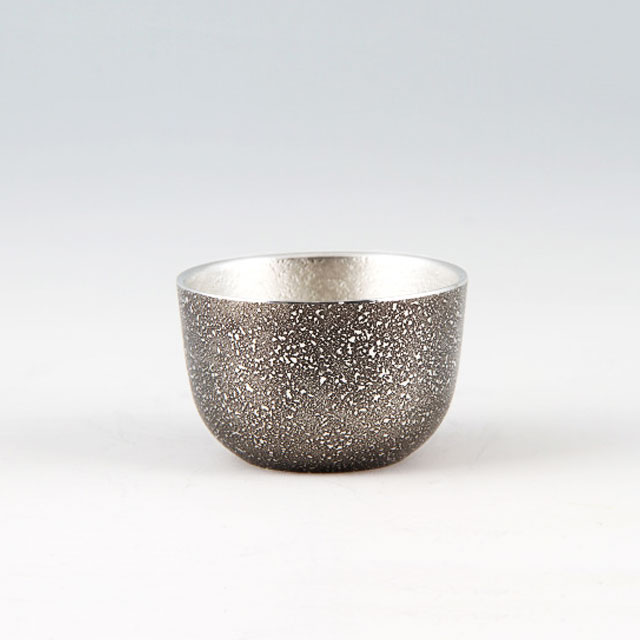 薩摩錫器 錫 ぐい呑 吹雪 イブシ加工 75ml 93 岩切美巧堂 代引不可父の日 錫器 錫製 ぐい呑 還暦祝 結婚祝 退職祝 贈答 母の日 プレゼント ギフト...