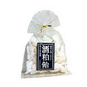 ITEM INFORMATION 商品名 高砂酒粕飴140g 商品詳細 食べだしたら止まらない人気の酒粕飴！ 酒粕をふんだんに使ったソフトキャンディータイプの飴です。リニューアルして再登場です！ 酒粕の味が広がるソフトキャンディー。お子様やお酒の香りが苦手な方でも食べられるよう、より優しい味になり、まろやかさもアップしています。ぜひ一度お試しください。くせになる味です。 製造元 富士高砂酒造 株式会社 原材料 水飴（国内製造）、砂糖、酒粕、植物油脂、加糖練乳、酒粕粉末、コーンスターチ/乳化剤（大豆由来）、酸化でん粉、香料 保存方法 冷暗所 販売に関するお知らせ-ご注文前にご確認ください- 送料に関して 北海道 別途350円、沖縄 別途3200円、離島は地域により実費費用が加算されます。追加で発生する送料はご注文後メールでご案内いたします。 配送業者・日時指定に関して 商品は佐川急便で出荷します。お届けの日時指定が可能です。(予約販売等で指定を受けられないこともありますので、販売情報をご確認ください。) 商品の出荷・同梱に関して 商品は蔵元からの直送となります。そのため、同一蔵元の商品のみ同梱可能となります。【発送元アイコン】が違う商品の場合、同梱が出来ませんのでご注意ください。 お届けまでの目安 ご注文後、2〜3営業日内に蔵元から出荷を行います。蔵元の在庫状況により、出荷が遅れてしまうこともございますが、その際は、お届け予定を事前にご連絡させていただきます。