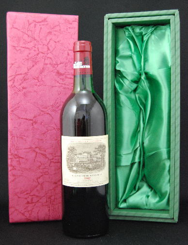 *シャトー・ラフィット・ロートシルト　[1982]　赤　750ml　CHATEAU LAFITE ROTHSCHILD　1982【緑ギフトBOX入】【クール便送料無料】