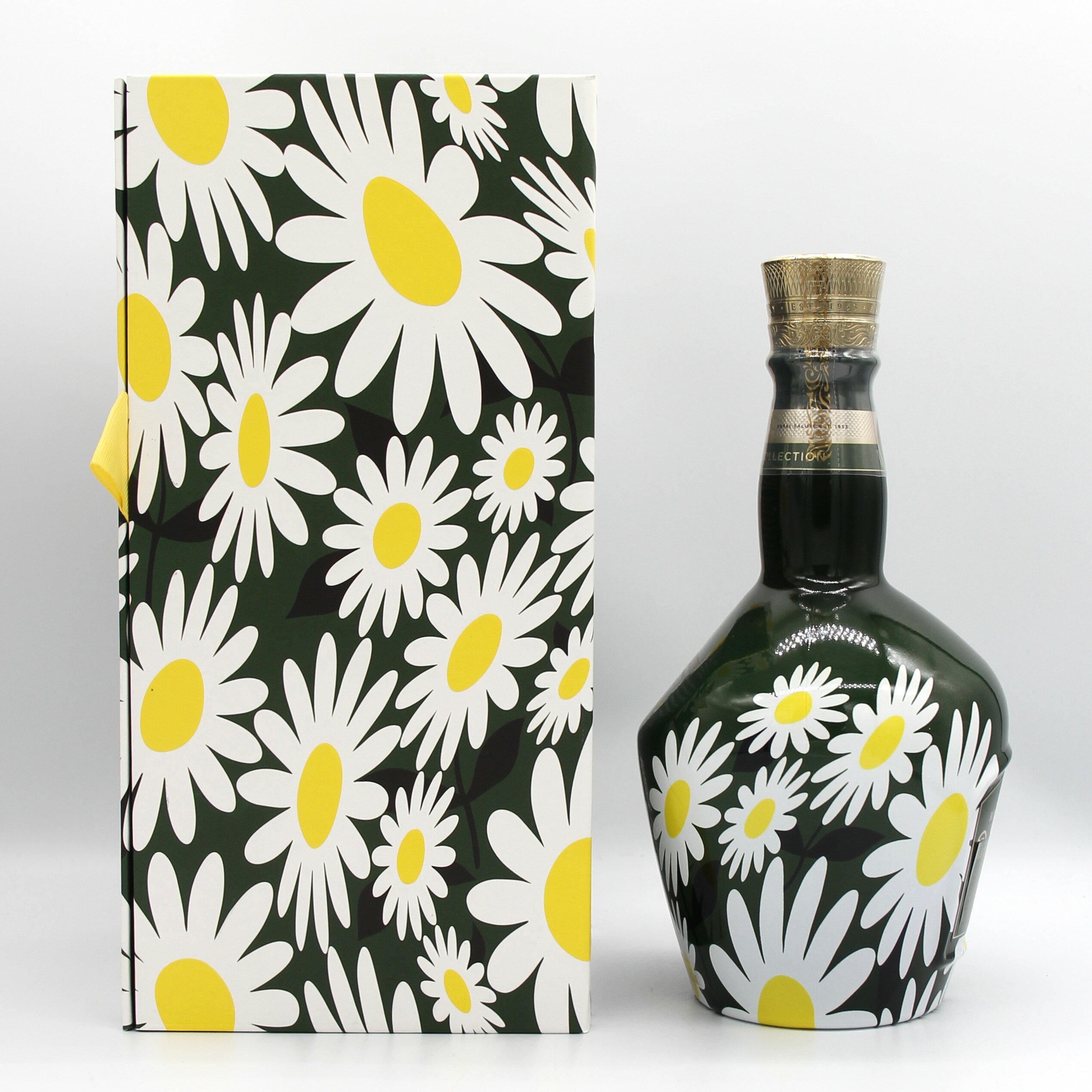 SaketownのROYAL SALUTE ローヤルサルート 21年 リチャード・クイン エディション2 デイジー スコッチ ウイスキー 40％ 700ml 陶器ボトル 1本 箱付き｜アングル3