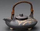 麦備前 400cc 黒ぢょか日本製 美濃焼焼酎を楽しむための酒器 薩摩生まれの燗付器「黒千代香」芋焼酎のお湯割り 燗つけに 家呑み 毎日の晩酌に 焼酎ファン お...