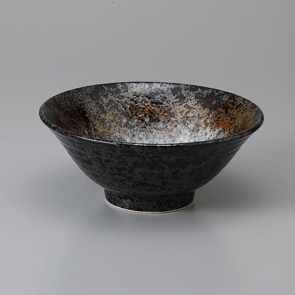 楽天産地問屋の 【サクラ陶器 】朱夜 18cm そば丼 17.6x7.3cm 日本製 蕎麦丼 麺類 ご飯もの うどん そば 多目的に使えるどんぶり 深鉢　業務用食器