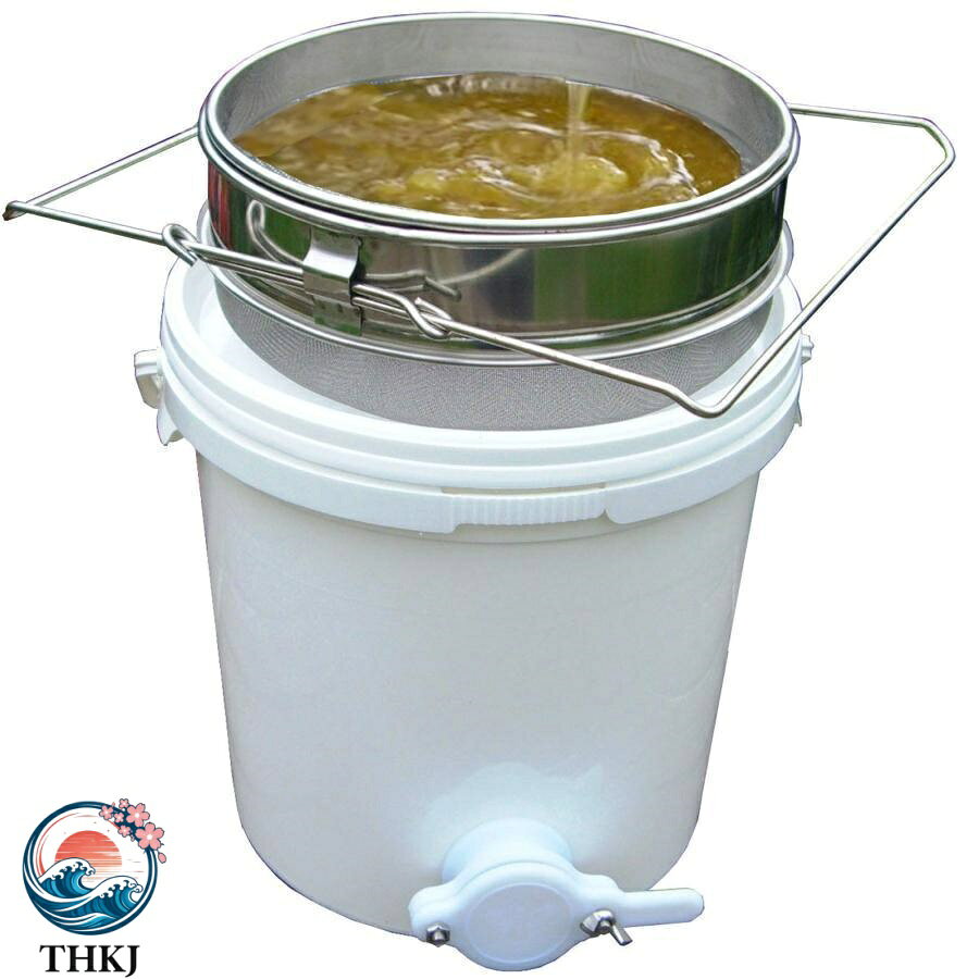 養蜂 器具 蜂蜜 こし器 ワックス はちみつ ろ過器 2重ステンレス ブラシ ふるい 園芸 20Lポリ 容器付き養蜂 器具 蜂蜜 こし器 ワックス はちみつ ろ過器 2重ステンレス ブラシ ふるい 園芸 20Lポリ 容器付き