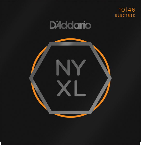 NYXL1046 Nickel Wound, Regular Light, 10-46 Tension Chart &nbsp; 　Diameter　 　Tension　 　Note Inches mm lbs kg 　E 0.0100 0.2540 16.220 7.363 　B 0.0130 0.3302 15.390 6.987 　G 0.0170 0.4318 16.580 7.527 　D 0.0260 0.6604 18.310 8.312 　A 0.0360 0.9144 18.950 8.603 　E 0.0460 1.1684 16.830 7.640 Description NYXL1046は、その快適な演奏性と理想的なエレキギターサウンドから、最も広く使われているゲージのモデルです。 NYXLシリーズは、これまで市場に出たどの弦よりもチョーキング強度が向上、大音量かつチューニング安定性の優れた弦です。ニューヨー クに拠点を置くD'Addario社によって考案、開発、製造されたこの新しい弦は、芯線とプレーン弦に破断強度に優れた高炭 素スチール(HCS)を採用、プレイヤーにこれまでにないレベルの演奏性、安心感、パワーを提供するものとなっています。 新しく考案された伸線工程と革新 的なワイヤーより合わせ(fusion twist)工程により、従来の弦よりも強度がアップ、チューニングの安定性は 131%向上しました。配合が見直されたニッケルメッキ製の巻き弦を使用、高い磁気性によるアウトプット増で中域が強調され、存在感のあるクランチの効いたサウンドになっています。 D'Addario独自の高炭素スチール(HCS)製で、今までにない耐久性を実現。 従来のニッケルワウンド弦に比べて、チューニング安定性が向上。チューニングにかかる時間が短縮し、かつチューニングが合った状態をより長時間維持。 巻弦は中域にあたる1-3.5kHzでのレスポンスが強調され、より存在感とクランチのあるサウンドで、ミックスに埋もれることがありません。 NYXL1046は優れた演奏性とサウンドの理想的な組み合わせといえるゲージになっています。各弦のゲージは、プレーン弦：.010、.013、.017　巻弦：.026、.036、.046です。 環境にやさしい耐食性のパッケージで、フレッシュな状態を保ちます。