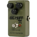 Green Russian Big Muff Distortion/Sustainer 長年に渡る数多くのリクエストに応え、Green Russian Big Muff が Nanoシリーズのパッケージで復刻しました。カルト的な人気を誇る Green Russian Big Muff は1990年代半ばに登場し、衝撃を与えました。それ以来、圧倒的なローエンドと USメイドの Big Muff とはまた違った独特なサウンドは、ギタリスト／ベーシストによって語り継がれていきました。Green Russian Big Muff はレンジの広いトーンコントロールを備え、そのサウンドは紛れもなく Big Muff のサウンドなのです。 1990年代半ばから2000年頃まで製造されたロシア Sovtek社時代の "Green Russian Big Muff" の回路を完全踏襲 オリジナル Green Russian Big Muff Pi を彷彿とさせるアーミーグリーン・カラーを再現 オリジナルにはなかった DCジャックを搭載 エフェクトボードに入れやすいコンパクトな Nanoシリーズボディ 電源： 9Vバッテリー(006P) or 9VDC センターマイナスアダプター JP9.6DC-200