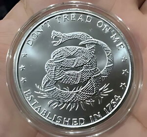 1オンス 999 ファインシルバー ラウンド Don't Tread On Me 自由の値段 カプセル&ポーチ入り