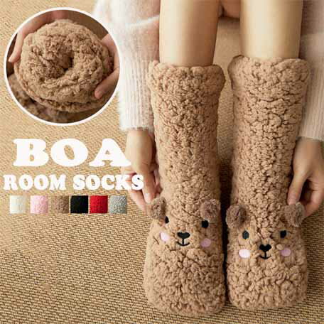 ボア素材で足元ぽかぽかのルームソックス