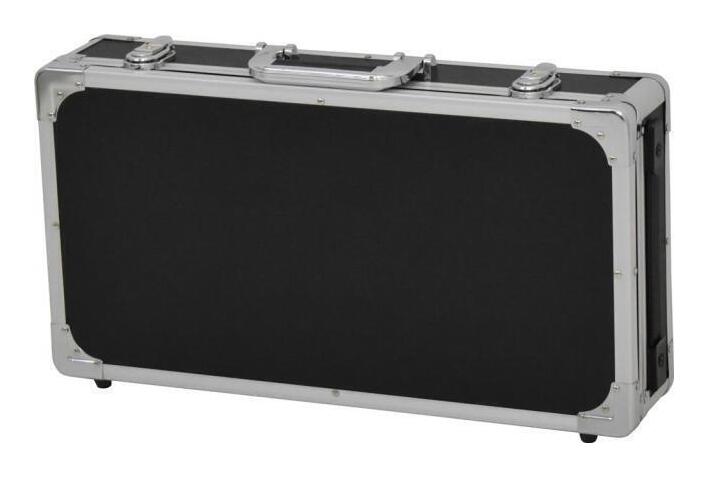 ★セット内容★本体 ★商品の説明★EC60/BKエフェクターケースサイズ:500(W) x 255(D) x 80 (H) mm(内寸)重　量:2.44kgカラー:ブラック※縦置き用ハンドル付対応機種:BOSS/ME-50B、ME-70、AD-8、GR-55DigiTech/RP500VOX/ToneLab EX