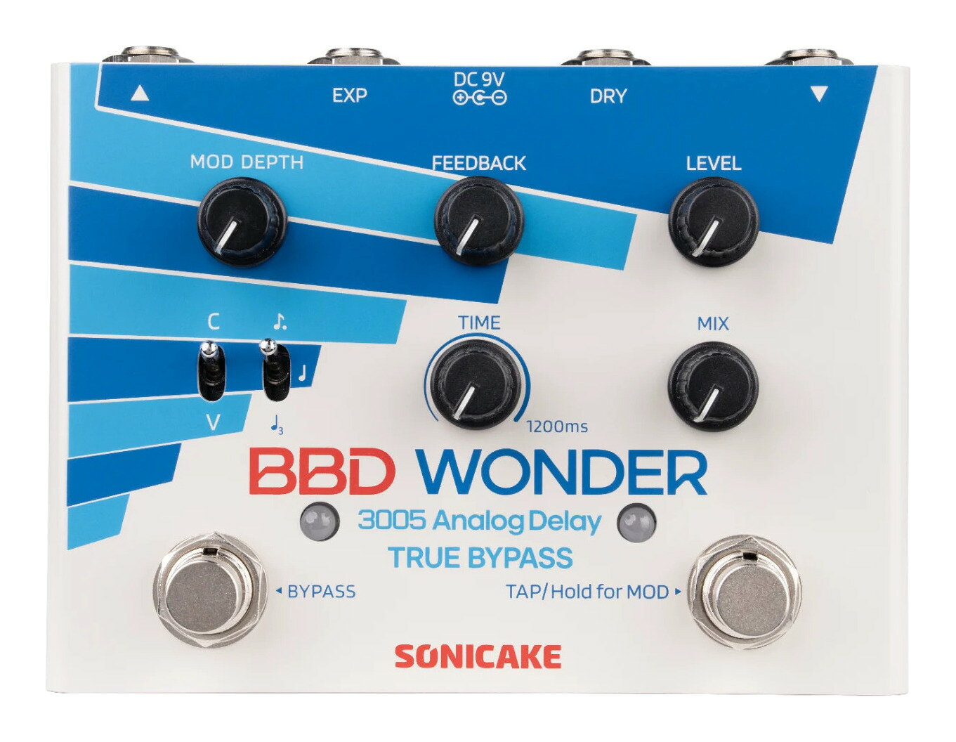 BBD Wonder 3005アナログディレイーBBD Wonderは、アナログディレイとモジュレーションエフェクトを融合したペダルです。アナログディレイ回路には4基のMN3005 BBDチップを採用し、最大1200msのディレイタイムに対応。往年のアナログディレイならではの温かく豊かなサウンドを追求しています。専用のTAPフットスイッチを搭載し、3種類の音価から選択可能。さらに、豊かなコーラスとビブラートを自由に切り替えられ、フットスイッチによるON/OFF操作にも対応しています。ディレイと組み合わせることで、サウンドに立体的な広がりと豊かな質感を加えることができます。ディレイタイムはエクスプレッションペダルからのコントロールにも対応し、ドライ信号専用の出力端子も装備。ヴィンテージならではのキャラクターと、現代的なコントロール性を高次元で融合したアナログディレイです。・クラシックなBBDアナログディレイサウンドを再現・3種類の音価に対応した専用TAP TEMPOフットスイッチ・コーラス/ビブラートを自由に切り替え可能。フットスイッチによるON/OFFにも対応・豊富なパラメーターによる幅広いサウンド調整・堅牢なオールメタル筐体・4基のMN3005 BBDチップを採用し、最大1200msのディレイタイムに対応・エクスプレッションペダル入力に対応・ドライ信号専用出力を搭載・トゥルーバイパス仕様4基のMN3005が紡ぐ、温かく滲むアナログディレイ。BBD Wonderは、アナログディレイとモジュレーションを融合したエフェクトペダルです。4基のMN3005 BBDチップを搭載し、最大1200msの本格的なアナログディレイを実現。独立したTAPフットスイッチは3種類の音符分割に対応し、豊かなコーラスとビブラートも自由に切り替え可能です。さらに、エクスプレッションペダルによるディレイタイムのリアルタイムコントロールや、独立したドライアウトも装備。ヴィンテージならではの温かみのあるサウンドと、現代的なコントロール性を両立しています。主な機能フルアナログ回路設計:ピュアアナログ回路がクラシックBBDディレイならではの温かく豊かなサウンドを忠実に再現1200ms BBDディレイ:4基のMN3005 BBDチップが生み出す本格的なアナログディレイサウンド:最大1200msのロングディレイに対応専用TAPフットスイッチ:3種類の音価を切り替えられる専用TAPフットスイッチを搭載:楽曲のテンポに合わせてディレイタイムを直感的かつ正確に設定切り替え可能なモジュレーション:高品位なコーラスとビブラートで豊かなモジュレーションエフェクトを搭載:ディレイサウンドに奥行きと揺らぎを加え、より表情豊かなサウンドを演出プロフェッショナルな接続性:リアルタイムでディレイタイムをコントロールできるエクスプレッションペダル入力と柔軟なウェット/ドライルーティングを可能にする専用ドライ出力を搭載製品仕様寸法:124mm(L)×90mm(W)×54.8mm(H)重量:394g電源:DC 9V、5.5×2.1mmプラグ、センターマイナス、125mA
