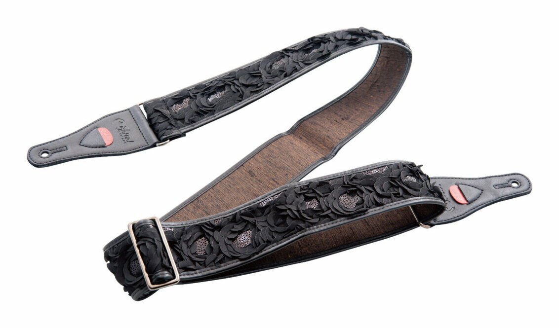 こちらの商品はお取り寄せとなります。3日〜1週間ほどでお届け可能です。メーカー品切の際はお時間を頂きます。 ★商品の説明★全世界で124本の限定生産品。ローリングストーンズの歌手、ミックジャガーが着ていたシャツにインスピレーションを得たストラップです。