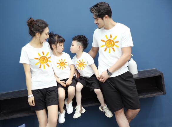 全品2点送料無料　親子ペアTシャツ　ママ　パパ　子供　短袖 親子お揃い　メンズTシャツ レディース　姉妹 トップス おそろい親子服 兄弟 姉妹 ビーチ ペアルック　誕生日プレゼント　子供　キッズ　旅行 セットアップ 日常服 可愛い トップス