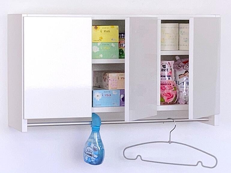 パイプ付き吊戸棚 3枚扉国産 完成品 送料無料洗面所収納・トイレ収納&洗濯機上の収納に
