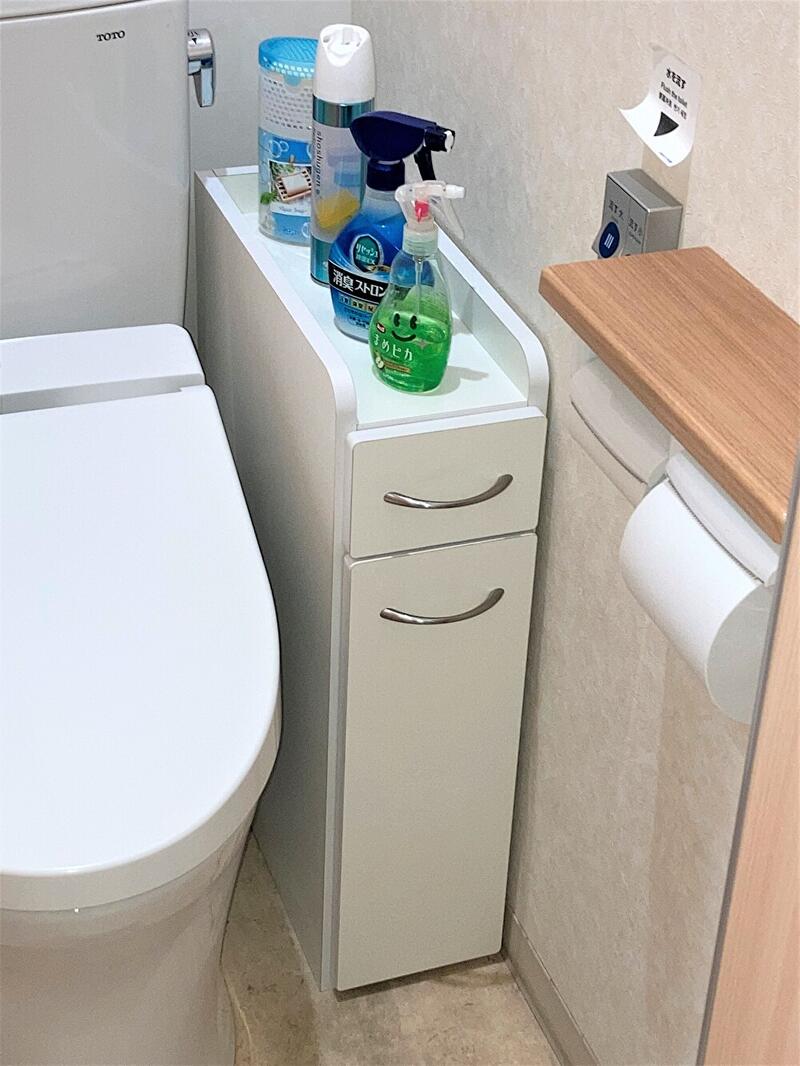 完成品 トイレすきまラック ホワイト スライド式 トイレ用品 隠す収納 省スペース サニタリーラック トイレラック 送料無料 組立不要 トイレブラシ