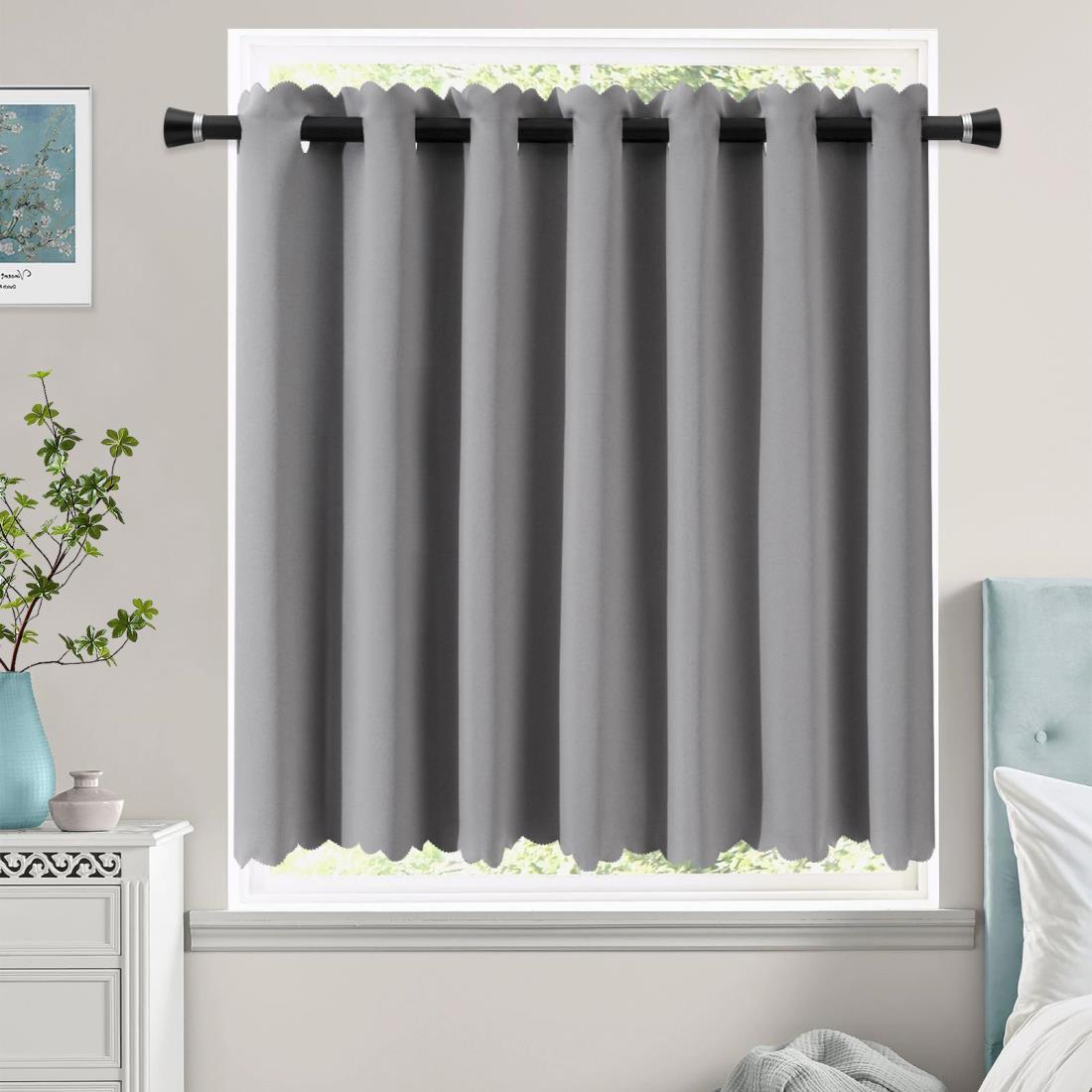 AooHome 遮光カーテン 小窓 1級遮光 グレー 1枚入れ UV カフェカーテン 見えにくい 無地 60cm丈 省エネ 遮熱 断熱 高密度布製 目隠し 防寒 保温 洗える 間仕切り 厚手 キッチン 浴室 トレイ 子供部屋 100cm幅