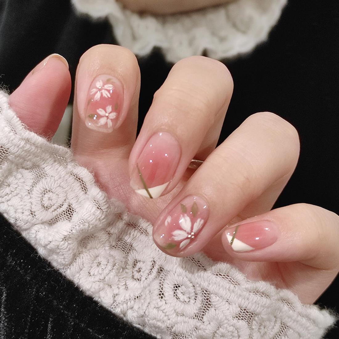 YINKE ネイルチップ ショート 24枚 ピンク 桜 ネイル 付け爪 チップ 短め 可愛い 秋冬 ネイルチップ 人気 和風 かわいい シンプル 人気 ネイルシール 入学式 卒業式 結婚式 パーティー 日常生活に使用できます