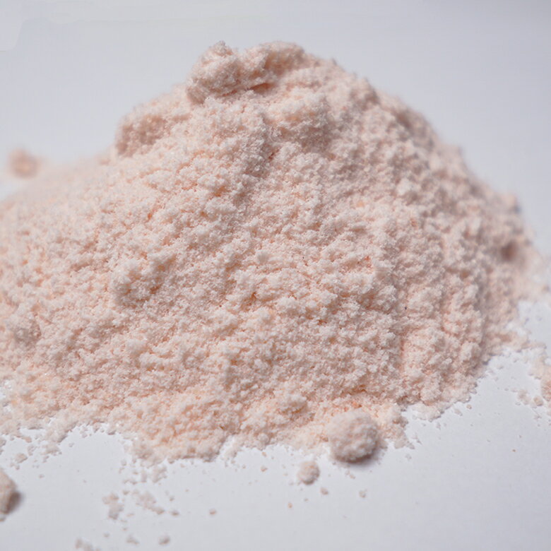 ヒマラヤ岩塩 業務用 ピンク 粉雪 5kg パウダー ■ソルティースマイルの岩塩とは パキスタン政府公認の最高品質パキスタン岩塩『Rosa』使用約三億八千年前のインド大陸とアジア大陸の地殻変動で海底が 隆起し出来たヒマラヤ山脈の塩。数ある産地の中でも パキスタンの岩塩は、標高世界2位〜8位の山々がつらなって いるため、バランスのいいミネラル豊富な成分が含まれています。 海水汚染などされていない天然無添加の岩塩です。 ■入浴ご利用方法 ◇お湯をはった浴槽に30g〜50gを入れてよくかき混ぜます。 ◇より実感されたい方は、多めにバスソルトを入れ30分程度入浴してください。 長湯が苦手な方は、半身浴がおすすめです。 ※ 食用として輸入されていますので、小さいお子さんでも気軽にお使い頂けます。 &#160; 天然塩のため、異物が混入している場合は必要に応じて取り除きご使用下さい。 ■データ ナトリウム　・・・38.2g カリウム　　・・・234mg カルシウム　・・・200mg マグネシウム・・・92.3mg 鉄　　　　　・・・1.69mg ※100gあたり ※天然の岩塩のため数値は目安となります。 内容量：5kg ・広告文責・・エストーン　0996-68-8950 ・メーカー(製造)・・エストーン ・区分・・食品 ■容器形態 ジップ付き袋 ■ご注意 ・使用中や使用後、皮膚に発疹・かゆみなどの異常が現れた場合は、使用を中止し、皮膚専門医などにご相談することをおすすめします。 ・化学原料・着色料・香料・保存料は一切使用しておらず、天然100％ですので安心してご使用ください。 ただし、全自動給湯器・循環式浴槽や24時間風呂などで、機種によってはご使用になれない場合があります。お使いの機種の説明書をご確認の上、ご使用ください。 ・またホーローやステンレス製の浴槽は、天然のイオウ成分によって、直接、浴槽に触れると若干変色することがあります。 ・残り湯は洗濯や洗髪にもご使用いただけますが、すすぎは清水で行ってください。 ・開封後、吸湿して固まることがありますが、品質には影響ありません。 ・お子さまの手の届かないところに保管してください。 ・お湯を抜いた後は必ず浴槽を水でよく洗い流し、よく換気をしてください。当店は、最高品質のヒマラヤ岩塩の専門店です。最高のバスソルト、食用岩塩、ギフトをあなたに。