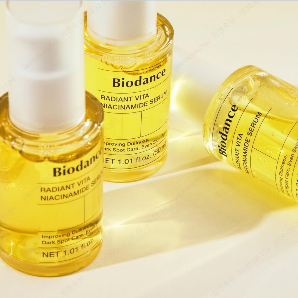 Biodance Radiant Vita Niacinamide Serum 30ml 바이오던스 래디언트 빌타 나이아신아마이드 세렄 30ml A high-concentration brightening serum formulated with 20% niacinamide, 99% pure glutathione, and 38% pineapple fruit water instead of purified water to smooth skin texture target dryness induced dullness and reveal a clear radiant glow from within ナイアシンアミド20パーセント 高純度99パーセントのグルタチオンに精製水の代わりにパイナップル水を38パーセント配合した高濃度ブライトニングセラム肌のキメをなめらかに整え乾燥によるくすみをケア内側から澄み渡るような透明感とツヤ肌へ 나이아신아마이드 20퍼센트 고순도 99퍼센트 글루타치온에 정제수 대신 파인애플수를 38퍼센트 배합한 고넌축 브라이트닝 세렄 피부결을 매끄럽게 정돈하고 건조함으로 인한 칙칙함을 케어하여 속부터 맑고 투명한 광채 피부로 서울특별시 강남구 도쌀대로100길 22-5 청담동