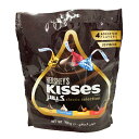 商品詳細ITEM INFORMATION 商品名 【HERSHEY'S　キス クラシックセレクションアソート】 商品について おなじみのフレーバー4種（ミルク・アーモンド・ダーク・クッキー＆クリーム）を集めたキスチョコレートアソート。 原材料名 【ミルク】砂糖、脱脂粉乳、カカオマス、ココアバター、乳脂肪、植物油脂、乳糖、ココアパウダー／乳化剤（大豆由来）、香料 【アーモンド】砂糖、脱脂粉乳、カカオマス、ココアバター、乳脂肪、植物油脂、乳糖、ココアパウダー、アーモンド／乳化剤（大豆由来）、香料 【ダーク】砂糖、カカオマス、ココアバター、脱脂粉乳、乳脂肪、ココアパウダー／乳化剤（大豆由来）、香料 【クッキー＆クリーム】砂糖、植物油脂、脱脂粉乳、コーンシロップ、乳糖、小麦粉、ココアパウダー、ココアバター、全粉乳、カカオマス／乳化剤（大豆由来）、膨張剤、香料 内容量 100g 製造日からの 賞味期限 製造日より450日 メーカー／ 産地　など 産地：マレーシア お届け・送料について 送料は1,540円〜です。 送料・お支払い方法についてはコチラをご参考ください。 【クール便でのお届けです】※こちらの商品はクール便にてお届けいたしますので、1お荷物につき、クール代（330円）を別途いただきます。 1個の重さ：115g （1ケース：16個入） ※バラでお届けの場合もあります。 送料1,540円：--個まで ------------ 送料2,090円：要お問い合わせ ------------