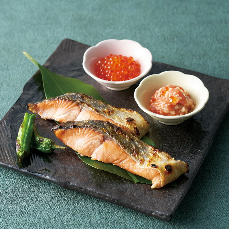 北海道産新巻鮭親子セット 77262人気 おすすめ 食品 魚介類 海産物 水産加工品 ※こちらの商品は、メーカーおよび委託倉庫からの発送です。