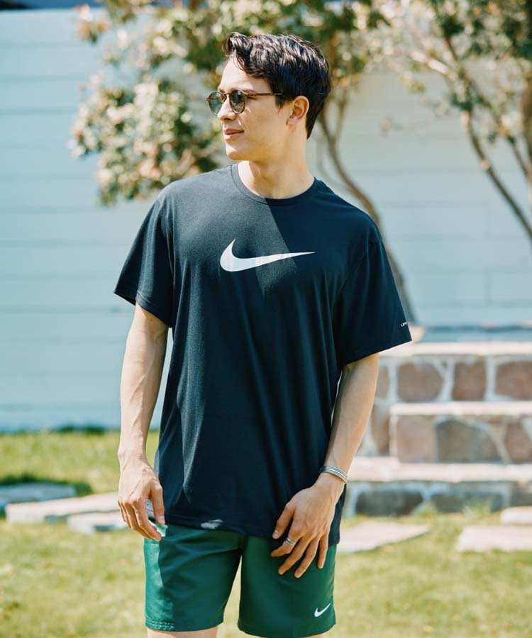 【2025年新作】ナイキ コットンライクスニーカーボックスグラフィックハンソデハイドロガード【NIKE】