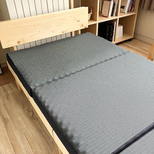 セミダブルサイズ 体圧分散敷きふとん三つ折りマットレス・体圧分散・横向き寝対応厚さ9センチロマンス..