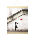 ★ PT10倍還元 ★【bicosya/美工社】Banksy /バンクシー Red Balloon レッド バルーン ハンガー仕様《/絵画/おしゃれ/御祝/絵/壁掛/ポスター／アート/芸術/美術/教材/ピクチャー/飾り/インテリア/ポップアート/》