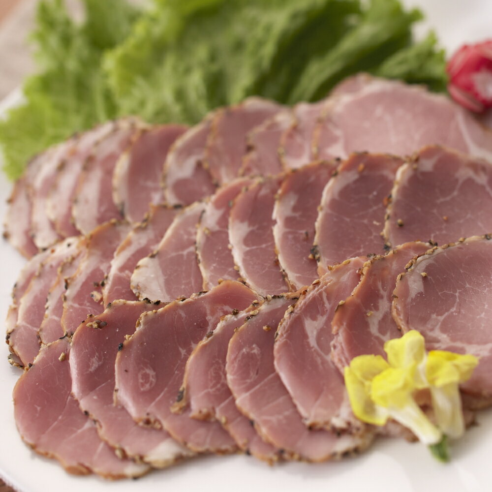 豚肩肉に黒胡椒をまぶして焼き上げたペッパーハム（ブロック）