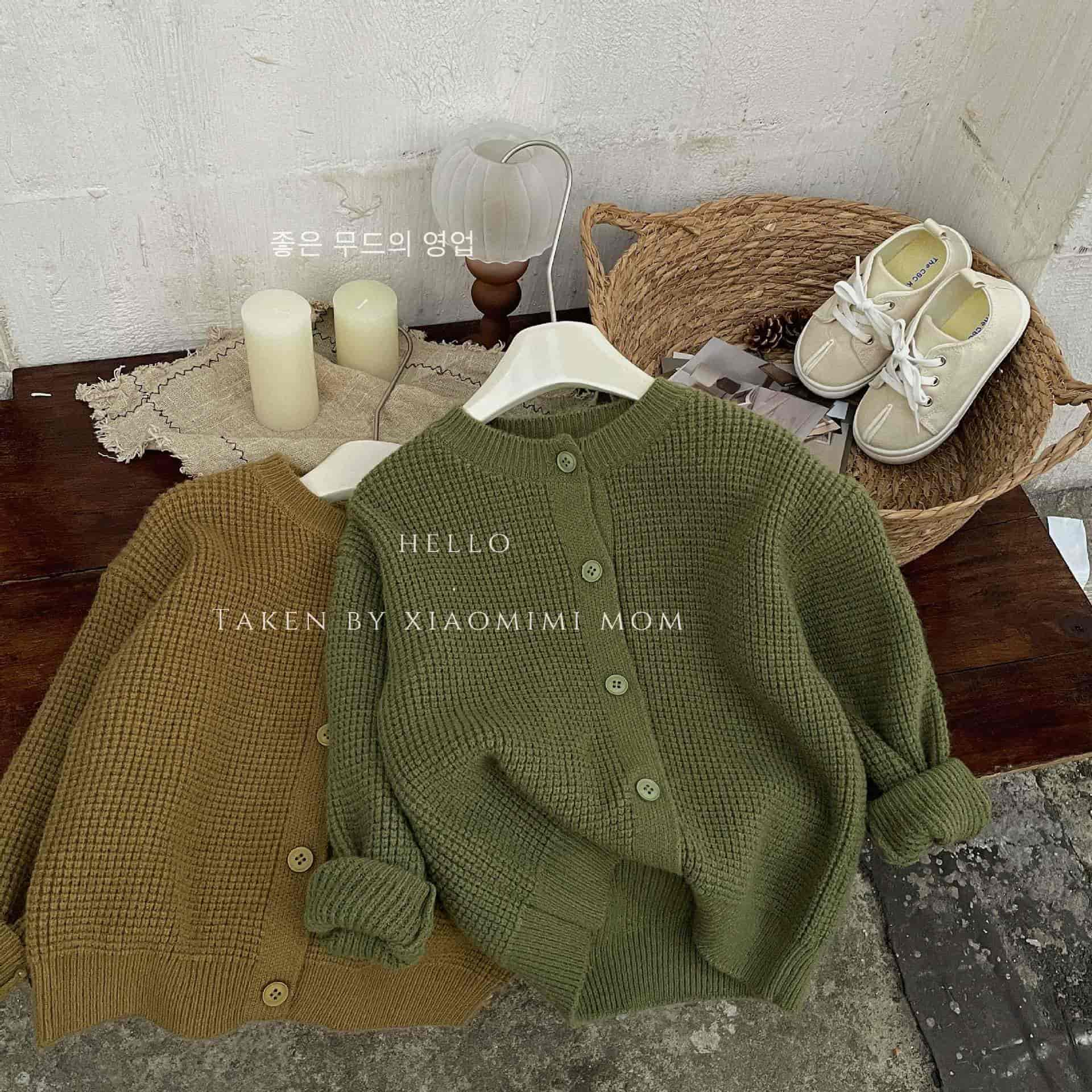 Rakuten - 韓国子供服 こども服 女の子 ベビー カーディガン ベージュ グレー キッズ 秋服 キッズ アウター ニート 防寒 長袖 春秋 ニート ボタン 可愛い ジュニア 子ども セーター かわいい 無地 ジュニア 子ども 子供服 幼稚園 小学生 通園 可愛いあったか 入学式 卒園式 通学