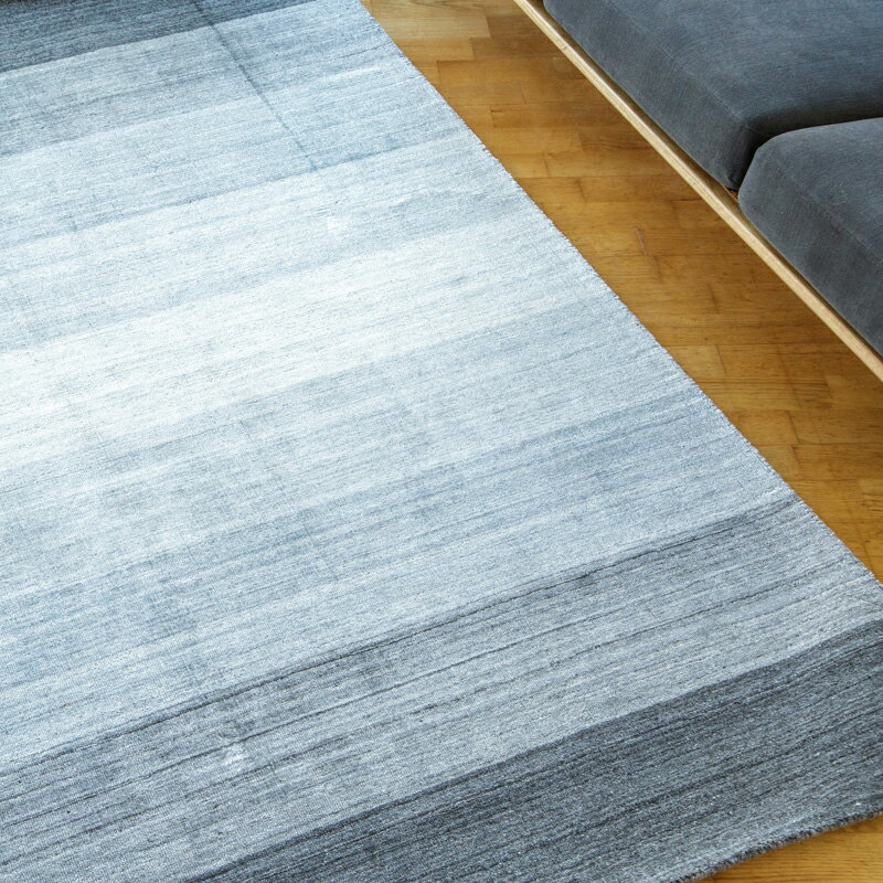 Rakuten - 商品名：GABEE ギャビー（140cm×200cm）【ラグ】【北欧テイスト】【ベージュ】【グレー】【ブラウン】【ブルー】【リビング】【カーペット】【玄関マット】【キッチンマット】【ダイニング】【ヴィスコース】【ウール】【手織り】