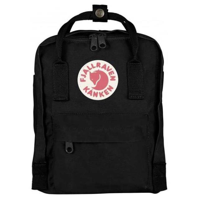 Fjallraven フェールラーベン バッグ バックパック バックパック Kanken Mini カラー:Black■ご注文の際は、必ずご確認ください。※こちらの商品は海外からのお取り寄せ商品となりますので、ご入金確認後、商品お届けまで3から5週間程度お時間を頂いております。※高額商品(3万円以上)は、代引きでの発送をお受けできません。※ご注文後にお客様へ「注文確認のメール」をお送りいたします。それ以降のキャンセル、サイズ交換、返品はできませんので、あらかじめご了承願います。また、ご注文をいただいてからの発注となる為、メーカー在庫切れ等により商品がご用意できない場合がございます。その際には早急にキャンセル、ご返金いたします。※海外輸入の為、遅延が発生する場合や出荷段階での付属品の箱つぶれ、細かい傷や汚れ等が発生する場合がございます。※商品ページのサイズ表は海外サイズを日本サイズに換算した一般的なサイズとなりメーカー・商品によってはサイズが異なる場合もございます。サイズ表は参考としてご活用ください。Fjallraven フェールラーベン バッグ バックパック バックパック Kanken Mini カラー:Black