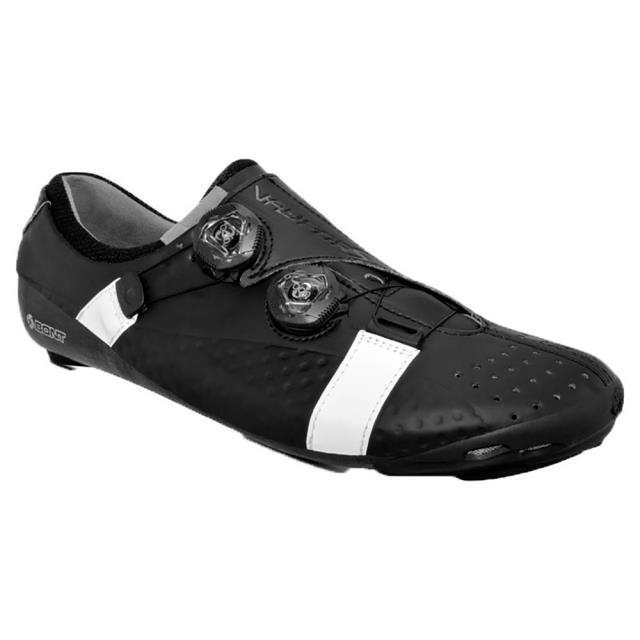 Bont スポーツシューズ サイクリングシューズ ロードシューズ Vaypor S カラー:Matt Black / White■ご注文の際は、必ずご確認ください。※こちらの商品は海外からのお取り寄せ商品となりますので、ご入金確認後、商品お届けまで3から5週間程度お時間を頂いております。※高額商品(3万円以上)は、代引きでの発送をお受けできません。※ご注文後にお客様へ「注文確認のメール」をお送りいたします。それ以降のキャンセル、サイズ交換、返品はできませんので、あらかじめご了承願います。また、ご注文をいただいてからの発注となる為、メーカー在庫切れ等により商品がご用意できない場合がございます。その際には早急にキャンセル、ご返金いたします。※海外輸入の為、遅延が発生する場合や出荷段階での付属品の箱つぶれ、細かい傷や汚れ等が発生する場合がございます。※商品ページのサイズ表は海外サイズを日本サイズに換算した一般的なサイズとなりメーカー・商品によってはサイズが異なる場合もございます。サイズ表は参考としてご活用ください。Bont スポーツシューズ サイクリングシューズ ロードシューズ Vaypor S カラー:Matt Black / White