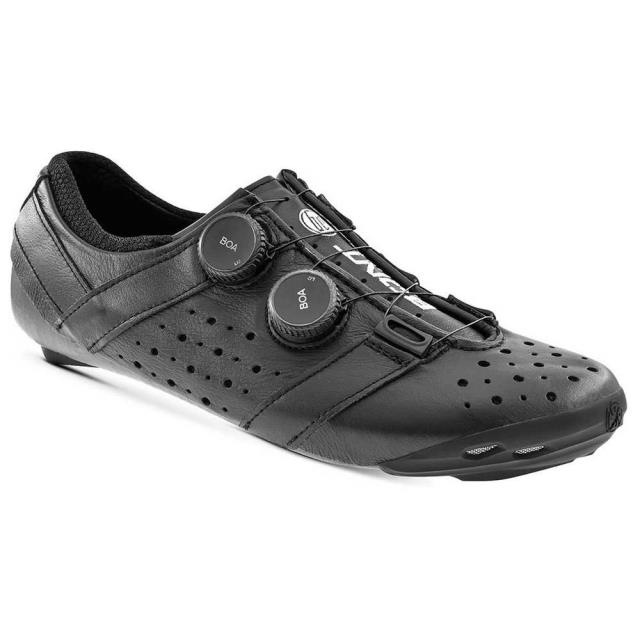 Bont スポーツシューズ サイクリングシューズ MTBシューズ Vaypor G カラー:Black / Black■ご注文の際は、必ずご確認ください。※こちらの商品は海外からのお取り寄せ商品となりますので、ご入金確認後、商品お届けまで3から5週間程度お時間を頂いております。※高額商品(3万円以上)は、代引きでの発送をお受けできません。※ご注文後にお客様へ「注文確認のメール」をお送りいたします。それ以降のキャンセル、サイズ交換、返品はできませんので、あらかじめご了承願います。また、ご注文をいただいてからの発注となる為、メーカー在庫切れ等により商品がご用意できない場合がございます。その際には早急にキャンセル、ご返金いたします。※海外輸入の為、遅延が発生する場合や出荷段階での付属品の箱つぶれ、細かい傷や汚れ等が発生する場合がございます。※商品ページのサイズ表は海外サイズを日本サイズに換算した一般的なサイズとなりメーカー・商品によってはサイズが異なる場合もございます。サイズ表は参考としてご活用ください。Bont スポーツシューズ サイクリングシューズ MTBシューズ Vaypor G カラー:Black / Black