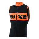 Sixs シックス スポーツウェア ショートスリーブ ノースリーブジャージー Luxury カラー:Black / Orange■ご注文の際は、必ずご確認ください。※こちらの商品は海外からのお取り寄せ商品となりますので、ご入金確認後、商品お届けまで3から5週間程度お時間を頂いております。※高額商品(3万円以上)は、代引きでの発送をお受けできません。※ご注文後にお客様へ「注文確認のメール」をお送りいたします。それ以降のキャンセル、サイズ交換、返品はできませんので、あらかじめご了承願います。また、ご注文をいただいてからの発注となる為、メーカー在庫切れ等により商品がご用意できない場合がございます。その際には早急にキャンセル、ご返金いたします。※海外輸入の為、遅延が発生する場合や出荷段階での付属品の箱つぶれ、細かい傷や汚れ等が発生する場合がございます。※商品ページのサイズ表は海外サイズを日本サイズに換算した一般的なサイズとなりメーカー・商品によってはサイズが異なる場合もございます。サイズ表は参考としてご活用ください。Sixs シックス スポーツウェア ショートスリーブ ノースリーブジャージー Luxury カラー:Black / Orange