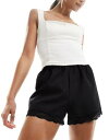 ~XZtbW Miss Selfridge lace trim short in black fB[X