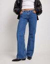 GkG[PCfB[ NA-KD low waist straight leg jeans in mid blue fB[X