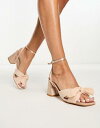 グラマラス Glamorous Exclusive mid heel sandals with bow in blush レディース