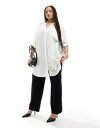 オンリー ONLY Curve v neck oversized shirt in white レディース