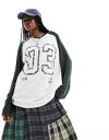 Collusion R[W COLLUSION v-neck long sleeve oversized raglan t-shirt in white fB[X